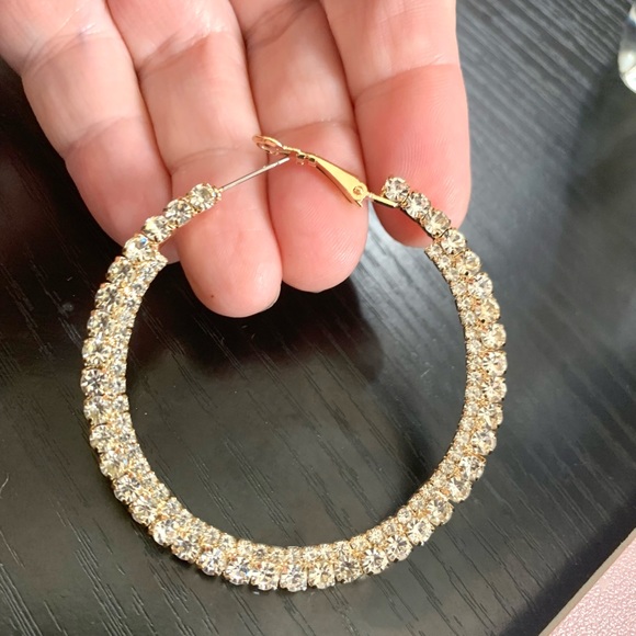 NWT *BOUTIQUE*  DAZZLING NIGHT GOLDTONE HOOP EARRINGS   -- GORGEOUS - Picture 3 of 4